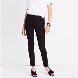 Madewell Petite 9" Mid-Rise Skinny Jeans in ISKO Stay Black™, Size: 27P